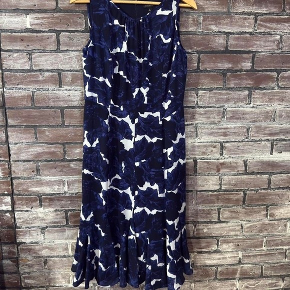 Talbots Dresses & Skirts - Talbots Dress Women 6 Blue Floral Sleeveless Midi Career Occasion